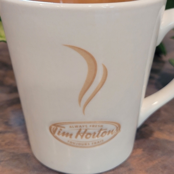 TIM HORTONS Retired 2006 Limited Edition Ceramic Mug "Always Fresh" - Picture 2 of 10